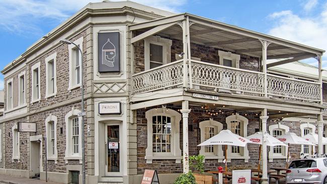 The Saracens Head Hotel in Carrington St, Adelaide