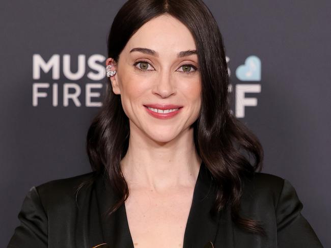 LOS ANGELES, CALIFORNIA - FEBRUARY 02: St. Vincent, winner of Best Rock Song, Best Alternative Music Performance and Best Alternative Music Album for Ã¢â¬ÅAll Born ScreamingÃ¢â¬Â, poses in the press room during the 67th Annual GRAMMY Awards at Crypto.com Arena on February 02, 2025 in Los Angeles, California.  (Photo by Monica Schipper/Getty Images for The Recording Academy)