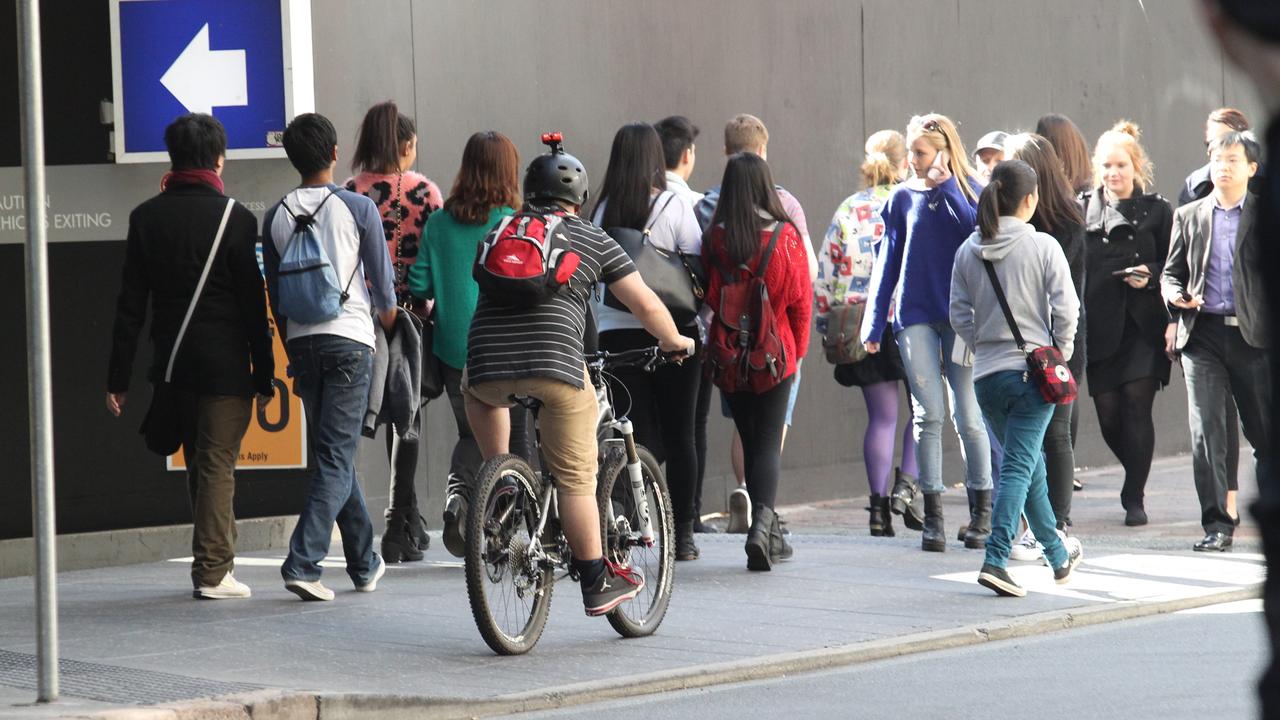 are cyclists allowed on the pavement