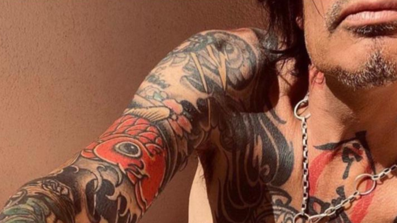 Tommy Lee Naked Photo Instagram Users Outraged By Double Standards