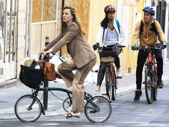 I wish Sydney’s streets allowed me to ride a bike in an outfit like this. Picture: KCS Presse / MEGA