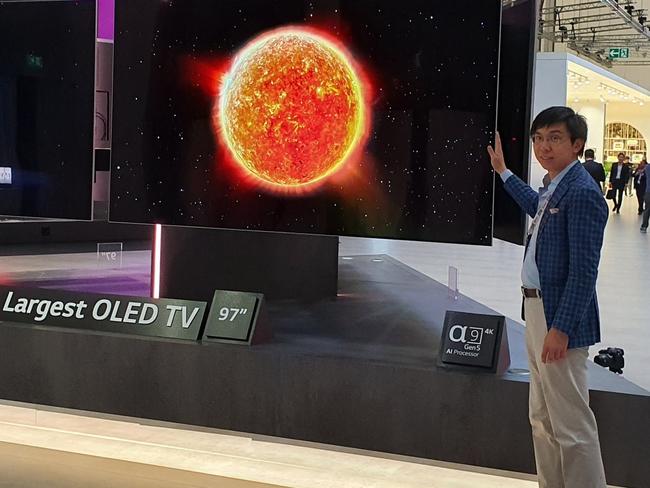 The TV is absolutely enormous. Picture: Twitter/Vincent Teoh