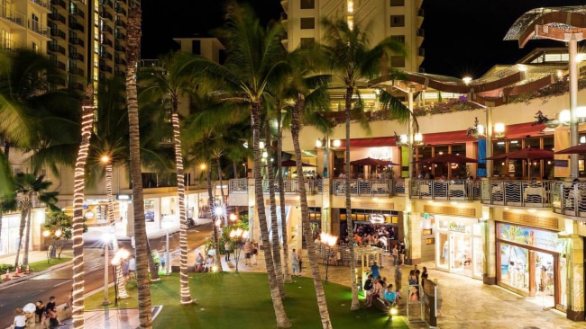 Louis Vuitton to bring 'traveling pop-up' to Hawaii's Ala Moana Center -  Pacific Business News