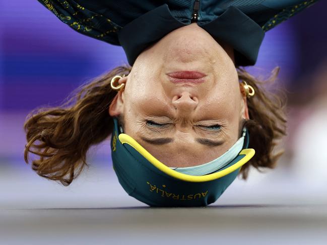 TOPSHOT - Australia's Rachael Gunn, known as Raygun competes in the Women's Breaking dance Round robin of the Paris 2024 Olympic Games at La Concorde in Paris, on August 9, 2024. (Photo by Odd ANDERSEN / AFP)