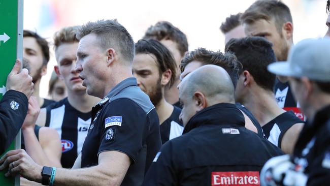 Nathan Buckley talks to the team at quarter time. Picture: Alex Coppel.