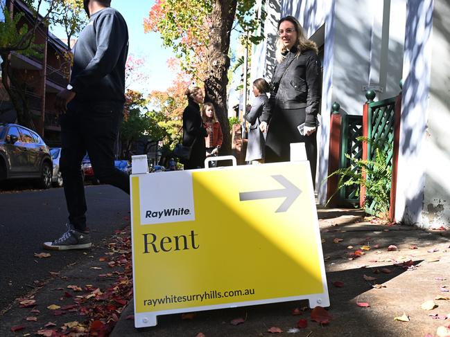 SYDNEY, AUSTRALIA - NewsWire Photos,June 4, 2022: Sydney-siders view properties in Surry Hills for rent as prospective tenants are having difficulties securing rental properties. Davies Street, Surry HillsPicture: NCA NewsWire / Jeremy Piper