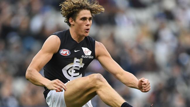 Charlie Curnow in action for Carlton against Collingwood.