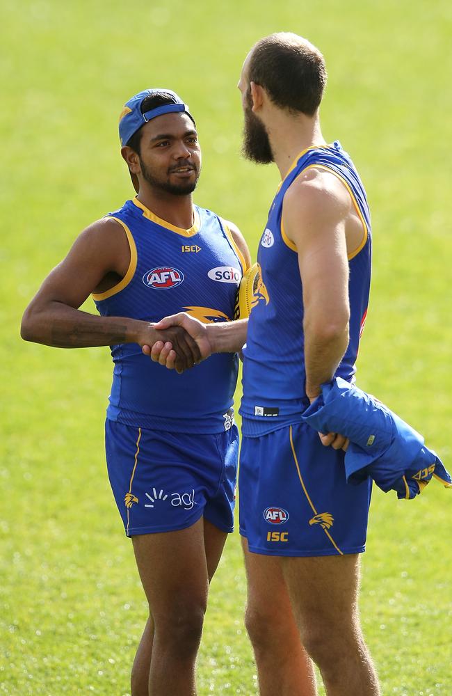 (L-R) Willie Rioli and Will Schofield were 2018 premiership teammates at the West Coast. Picture: Getty Images