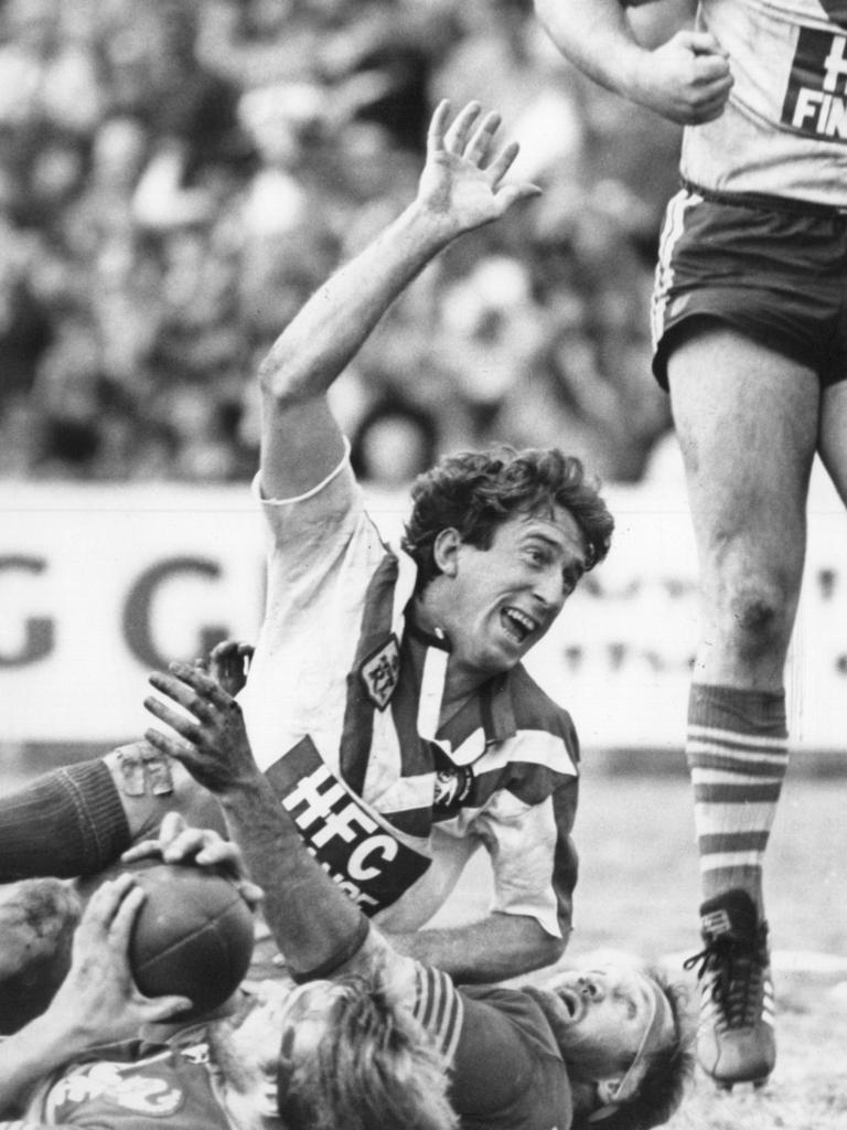 Mortimer led the Bulldogs to two premierships.