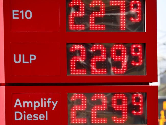 SYDNEY, AUSTRALIA - NewsWire Photos SEPTEMBER 14, 2023: Fuel prices at the Ampol in North Ryde. Aussies are set for yet more pain at the pump as petrol prices remain at over $2 a litre.Picture: NCA NewsWire / Damian Shaw