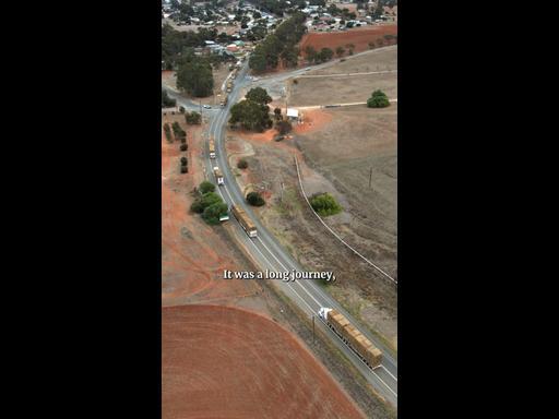Heartfelt hay drop: NSW truckies bring hope to SA drought-stricken farmers