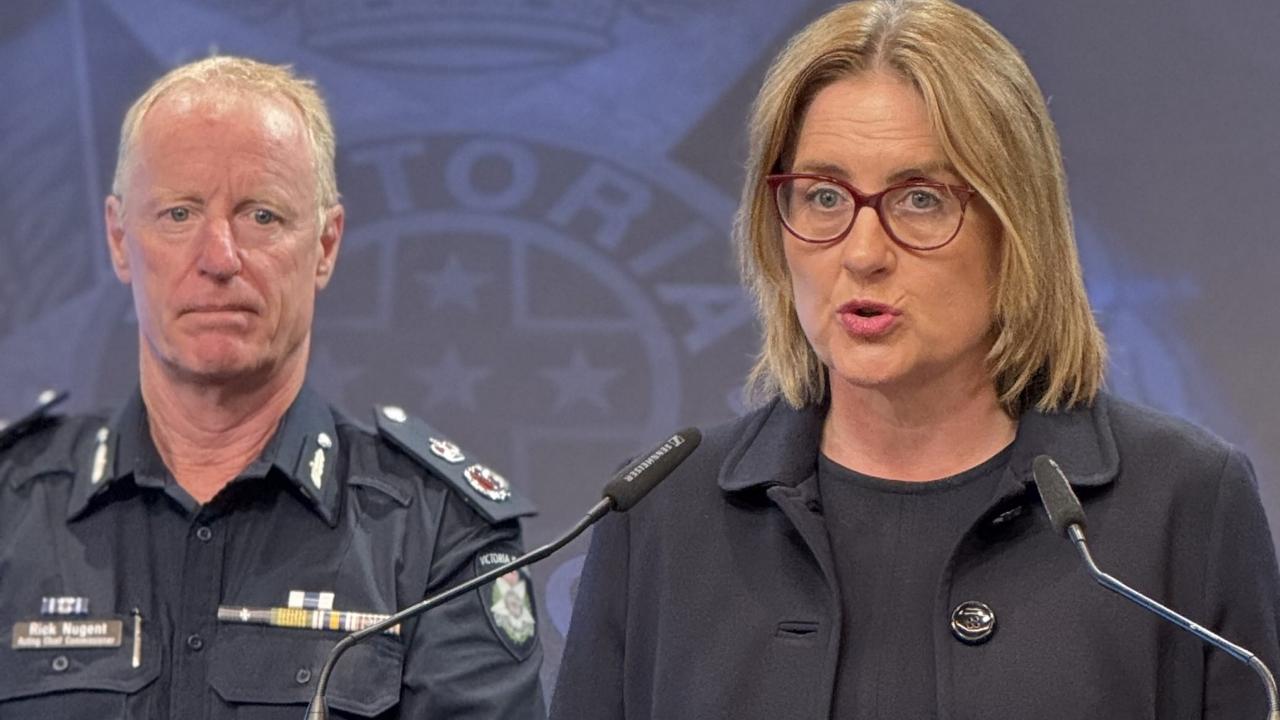 Premier accused of throwing top cop under the bus