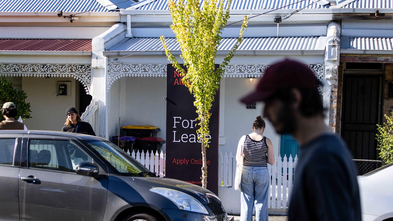 People queue up to inspect a rental property in Melbourne. Picture: NCA NewsWire / Diego Fedele