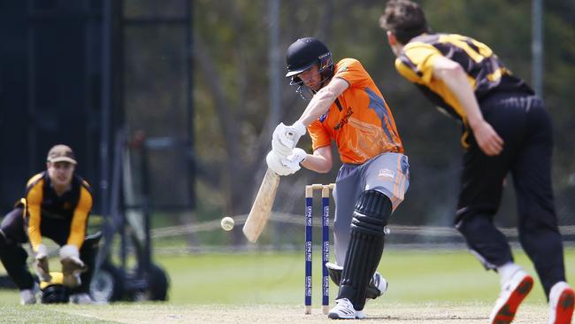 Oliver Wood of Northern Raiders drives in a CTPL match at Kingborough. Picture: MATT THOMPSON