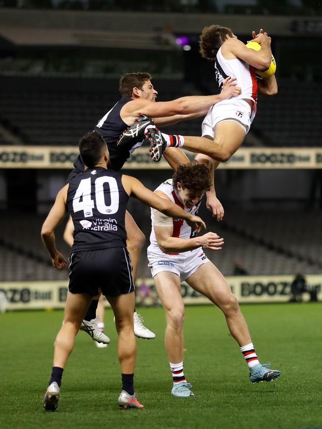 High-flying Ben Long’s incredible hanger at Marvel Stadium.