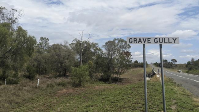 The scene of the fatal crash at Grave Gully, south of Mackay, where three people died, including two-year-old Izaya Jasperson. Picture 7 News via Twitter.