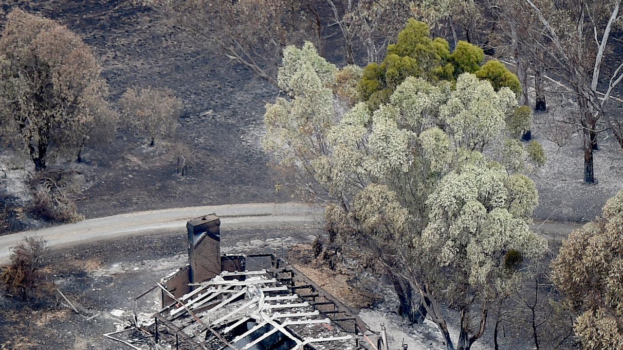 Adelaide Hills Bushfire As Seen From The Air Over Cudlee Creek ...