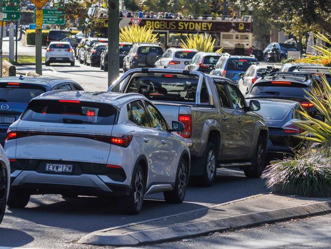 SYDNEY, AUSTRALIA - NewsWire Photos JUNE 25, 2023: Traffic is building around Sydney this morning with the Sydney Harbour Bridge being closed until 10:30 for a FIFA WomenÃs World Cup event. Picture: NCA NewsWire / David Swift