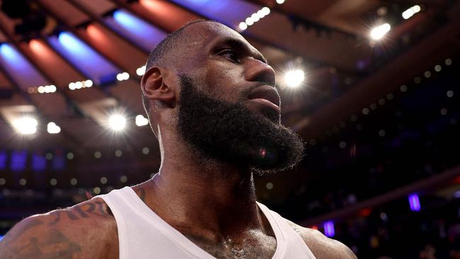 NEW YORK, NEW YORK - JANUARY 31: LeBron James #6 of the Los Angeles Lakers leaves the court after the game New York Knicks at Madison Square Garden on January 31, 2023 in New York City. The Los Angeles Lakers defeated the New York Knicks 129-123 in overtime. NOTE TO USER: User expressly acknowledges and agrees that, by downloading and or using this photograph, User is consenting to the terms and conditions of the Getty Images License Agreement.   Elsa/Getty Images/AFP (Photo by ELSA / GETTY IMAGES NORTH AMERICA / Getty Images via AFP)