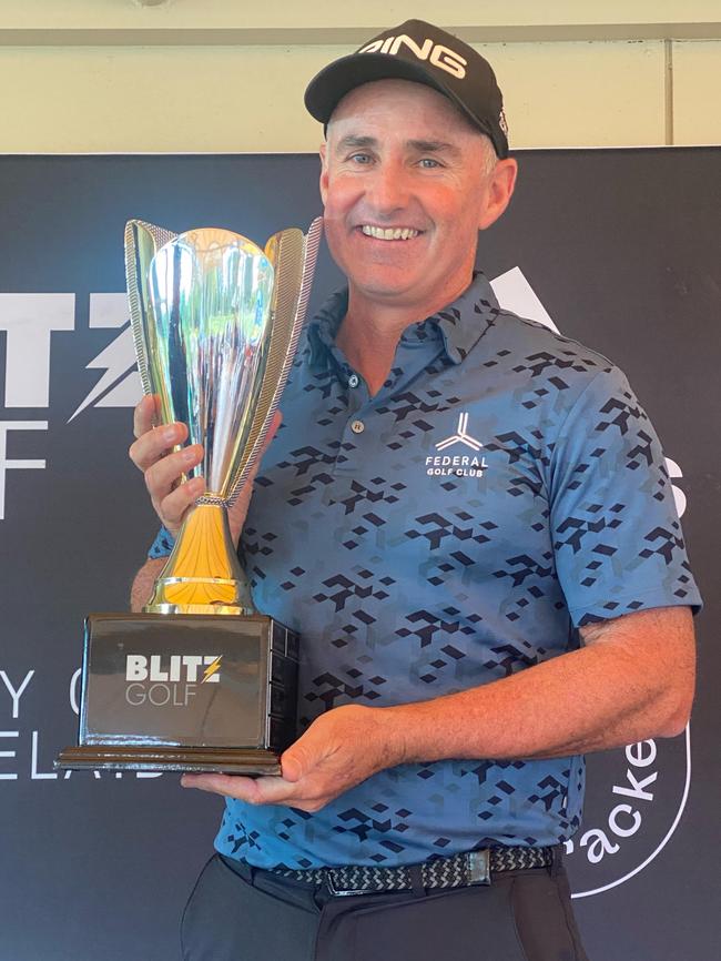 Winners are grinners. Australian Matt Millar claims his trophy for winning the 2nd round of the Blitz Golf season in Riverina. Photo: Supplied