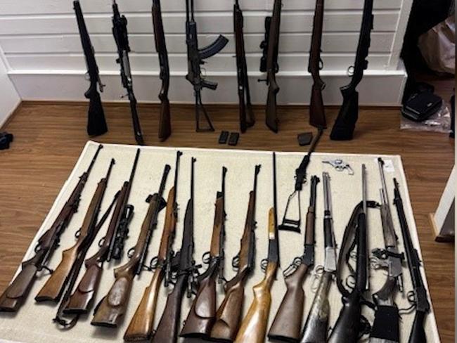 The full cache of weapons found during police raids at the weekend. Picture: QPS