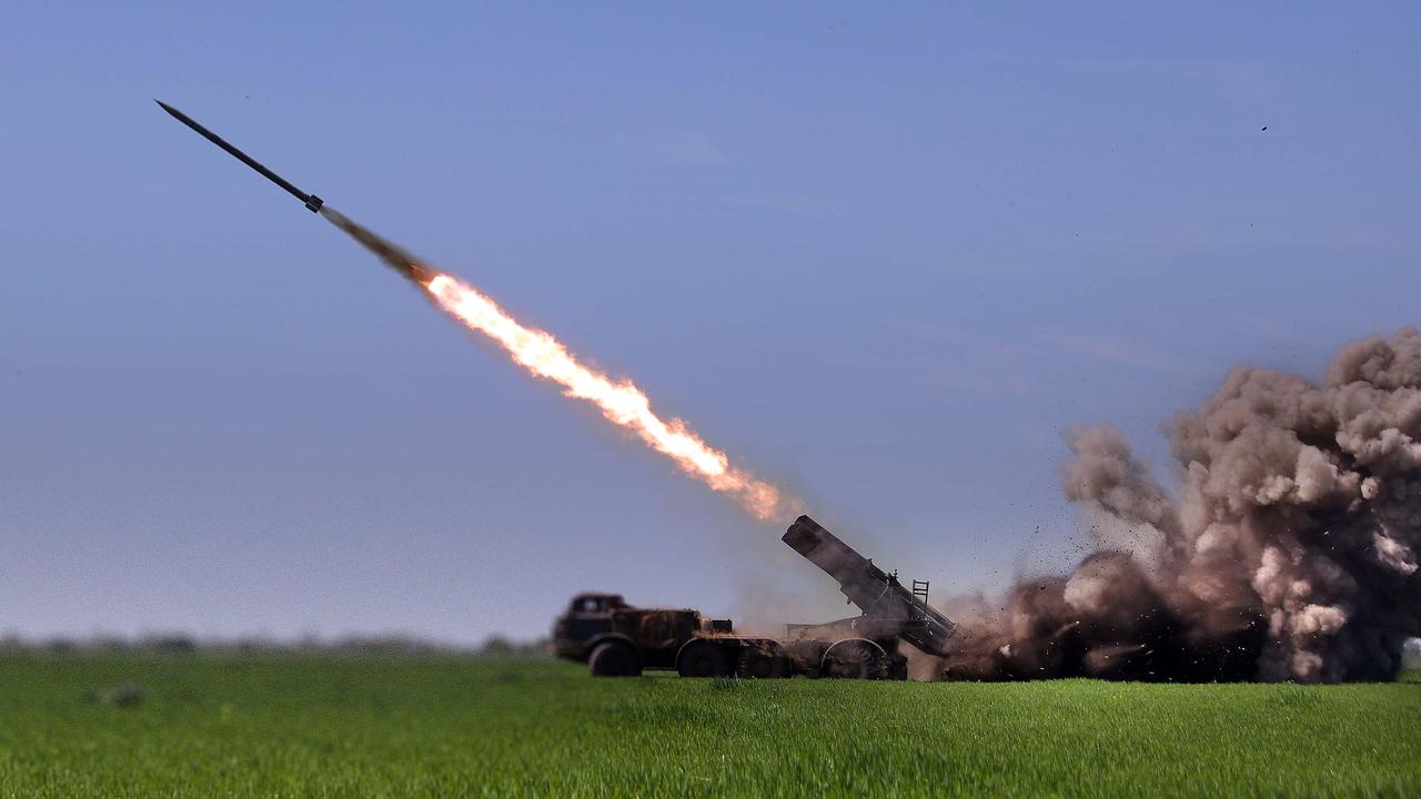Guerre d’Ukraine: les forces russes franchissent la ligne défensive lors de la bataille du Donbass