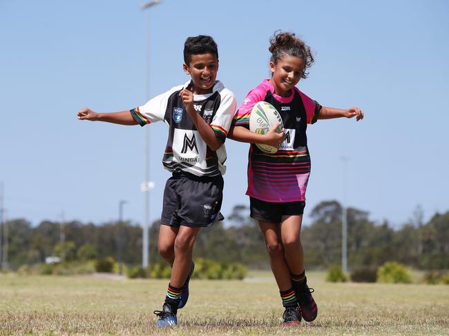 A’zaiah and Aiecha Phoenix faced off against each other in a classic boys vs girls encounter on Saturday. Picture: David Swift