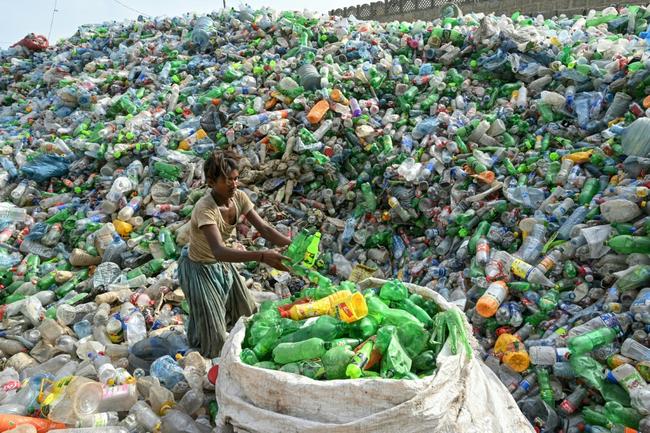 Countries hope to reach the world's first treaty to end plastic pollution later this year