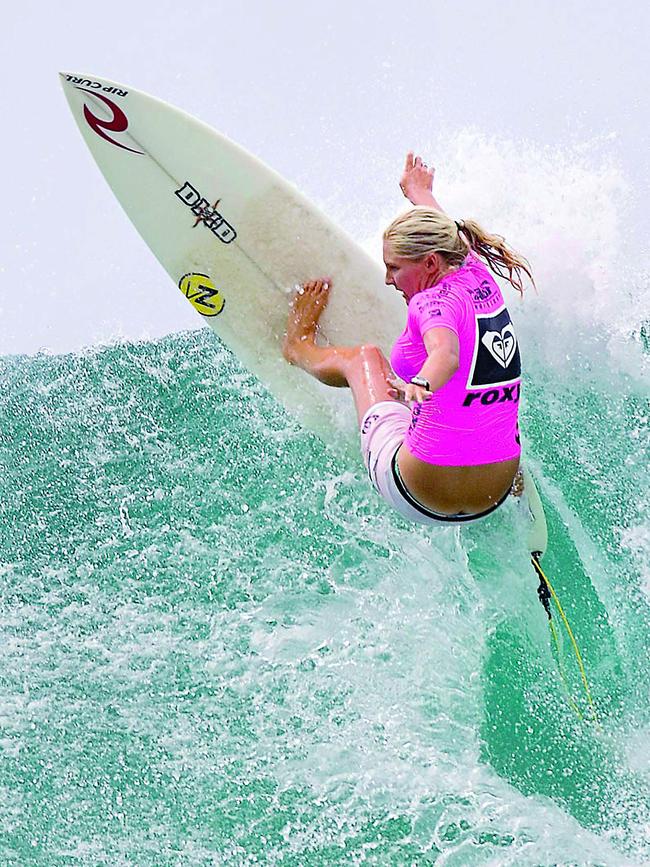 Gilmore, aged 17, on the way to winning the 2005 Roxy Pro title in Coolangatta. Picture: AFP Photo/Pierre Tostee/ASP Tostee