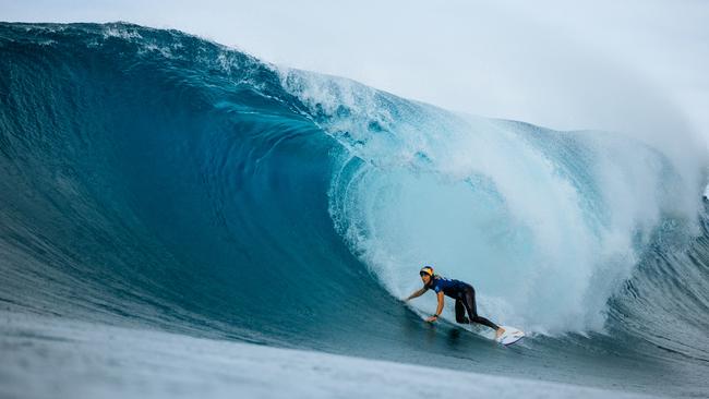 Molly Picklum in action in the final of the Pipeline Pro, motivates Stephanie Gilmore to return to the championship tour. Photo: World Surf League