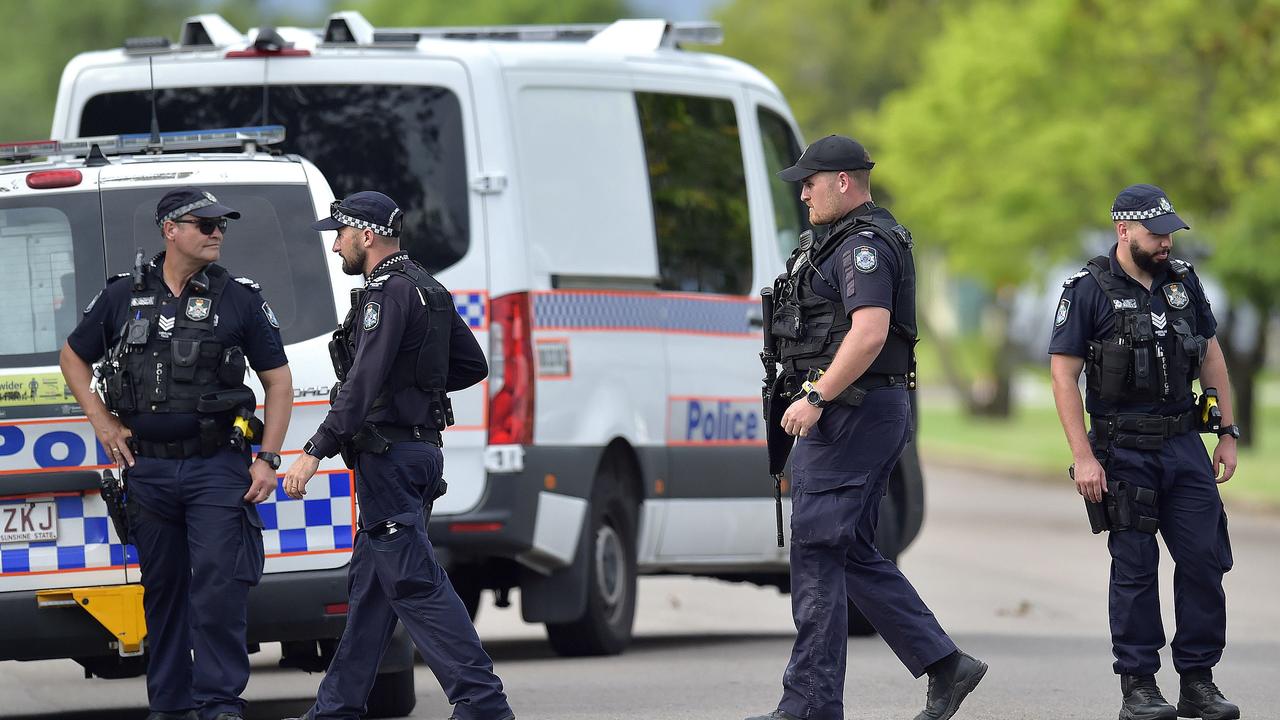 Armed police at siege in Garbutt, Townsville | Townsville Bulletin