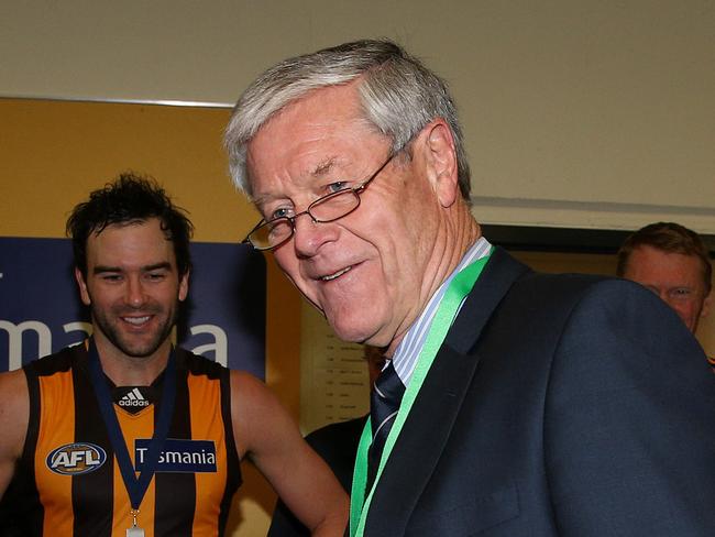 Hawks legends back Kennett’s board man