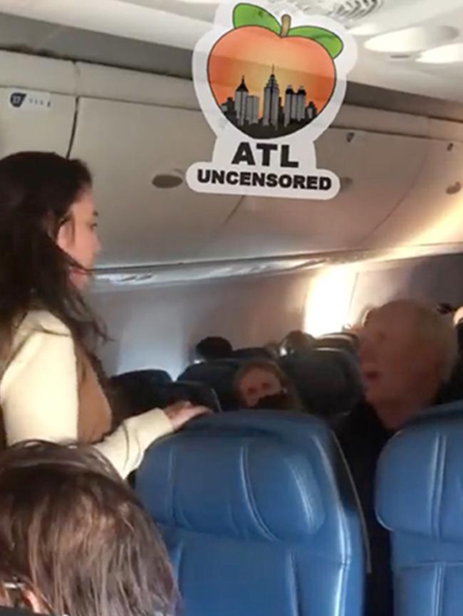 The initial incident occurred because a man wasn’t wearing his mask while he was eating and drinking mid-flight. Picture: Twitter.