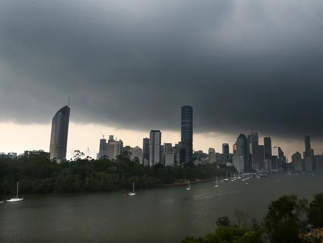 Storm clouds form over Brisbane.Sunday 17th November 2019 (AAP Image - Richard Waugh