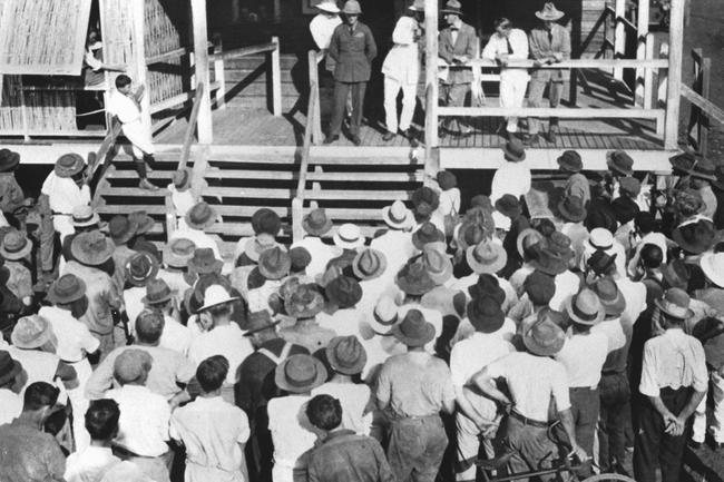 Ross Smith addressing the crowd from the balcony of the Residence of the Governor of the Darwin Gaol on December 11 1919. Picture: Supplied