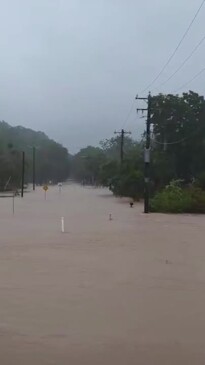 Stoney Creek Road flooded