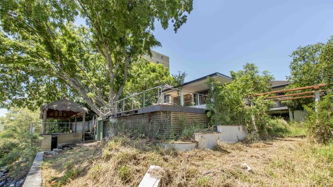 160 Macquarie St, St Lucia. Picture: AAP/Richard Walker