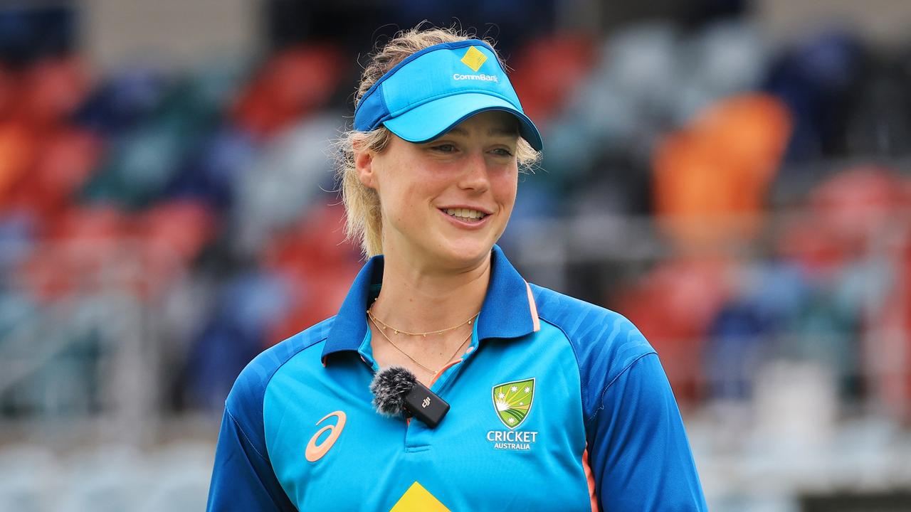 Cricketer Ellyse Perry will reach out to her followers to encourage them to stop vaping. Picture: Mark Evans/Getty Images