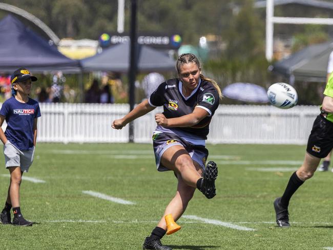 Kaliyah Browning kicks for goal. U17s girls Koori Knockout grand final, Northern United Dirawongs vs Minda Sisters. Picture: Andrea Francolini