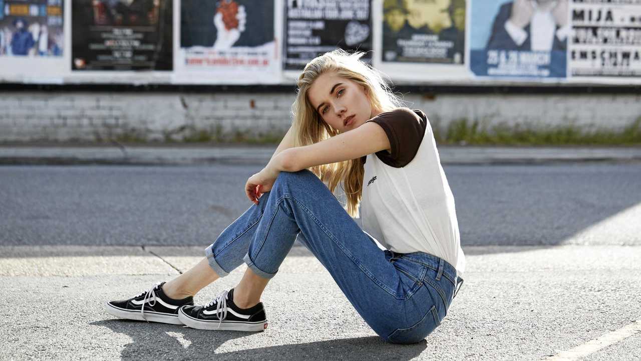 universal store vans