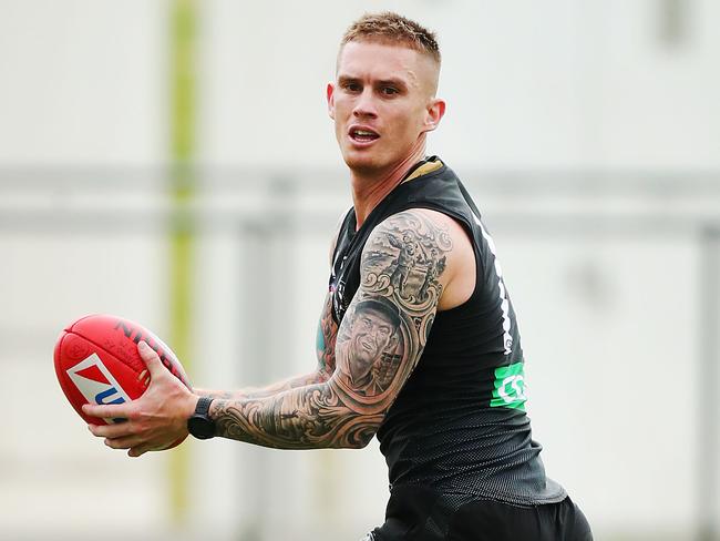 MELBOURNE, AUSTRALIA - FEBRUARY 18: Dayne Beams looks upfield during a Collingwood Magpies AFL training session at the Holden Centre on February 18, 2019 in Melbourne, Australia. (Photo by Michael Dodge/Getty Images)