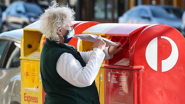 The final cut-off to get standard deliveries in the post is Saturday, December 12. Picture: NCA / NewsWire/Ian Currie