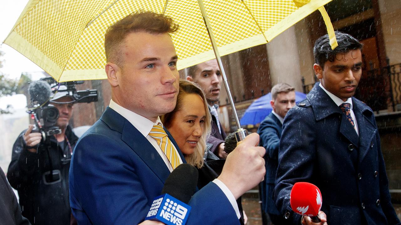 Ex-producer admits masseuse texts leak