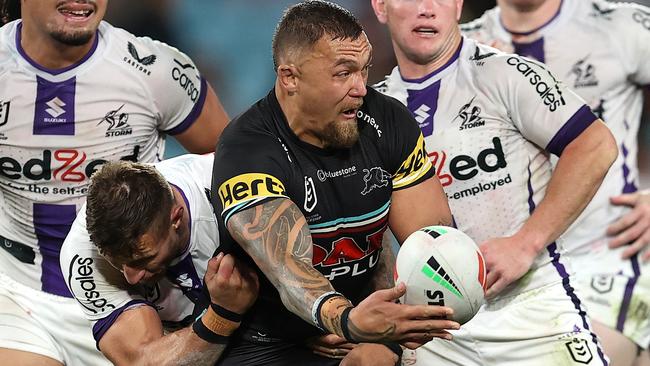 SYDNEY, AUSTRALIA - SEPTEMBER 22:  James Fisher-Harris of the Panthers offloads the ball during the NRL Preliminary Final match between the Penrith Panthers and Melbourne Storm at Accor Stadium on September 22, 2023 in Sydney, Australia. (Photo by Brendon Thorne/Getty Images)