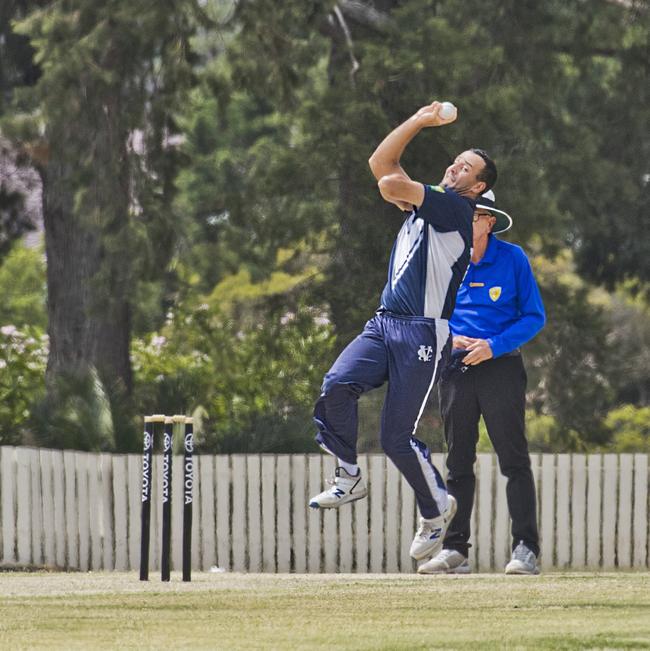 Jack Craig bowls for Victoria. Victoria vs Western Australia.