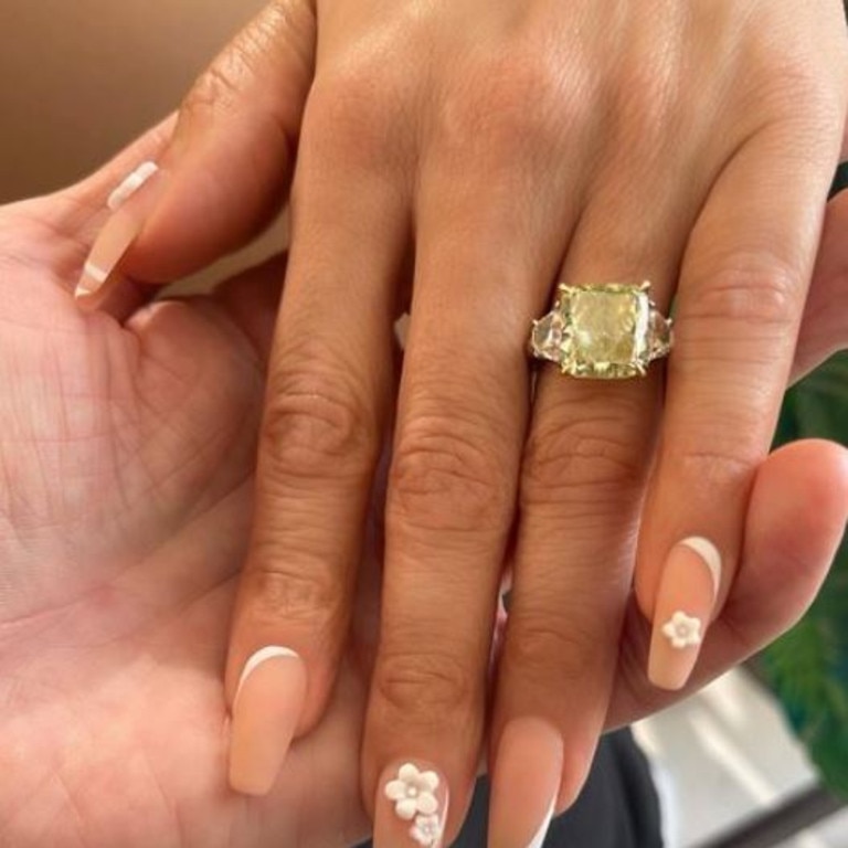 Jennifer Lopez’s engagement ring, pictured displayed on nail artist Tom Bachik's Instagram account. Picture: tombachik/Instagram