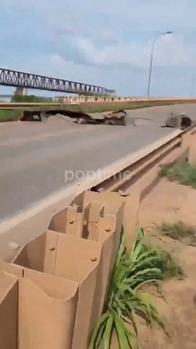 Bridge collapses as councilman films