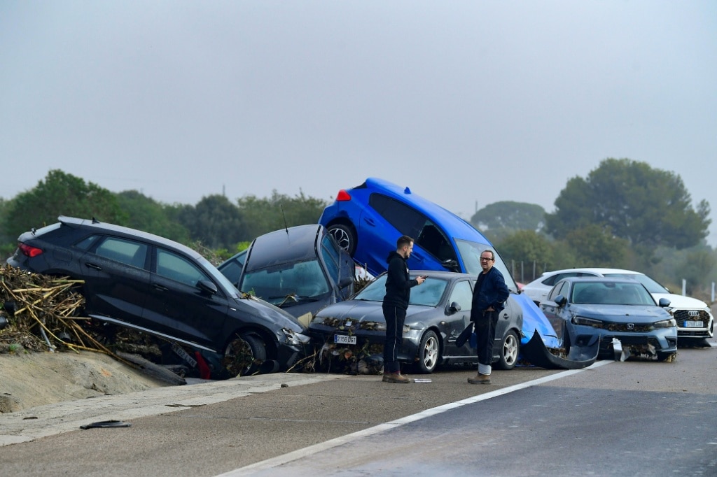 Spain races to save victims as floods kill 62