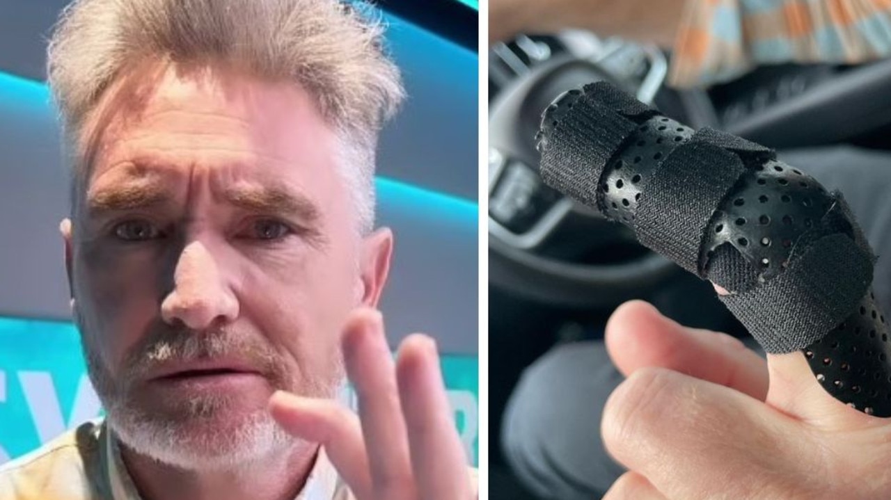Dave Hughes left with dislocated finger after surprising sock injury |  news.com.au — Australia's leading news site