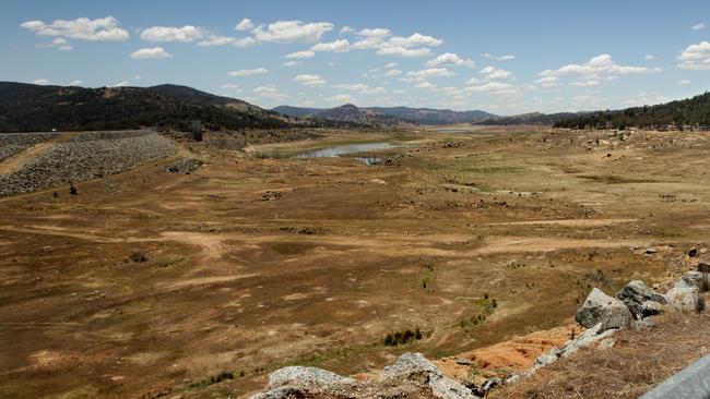 The dam again in 2007 at only 4.5 per cent capacity.